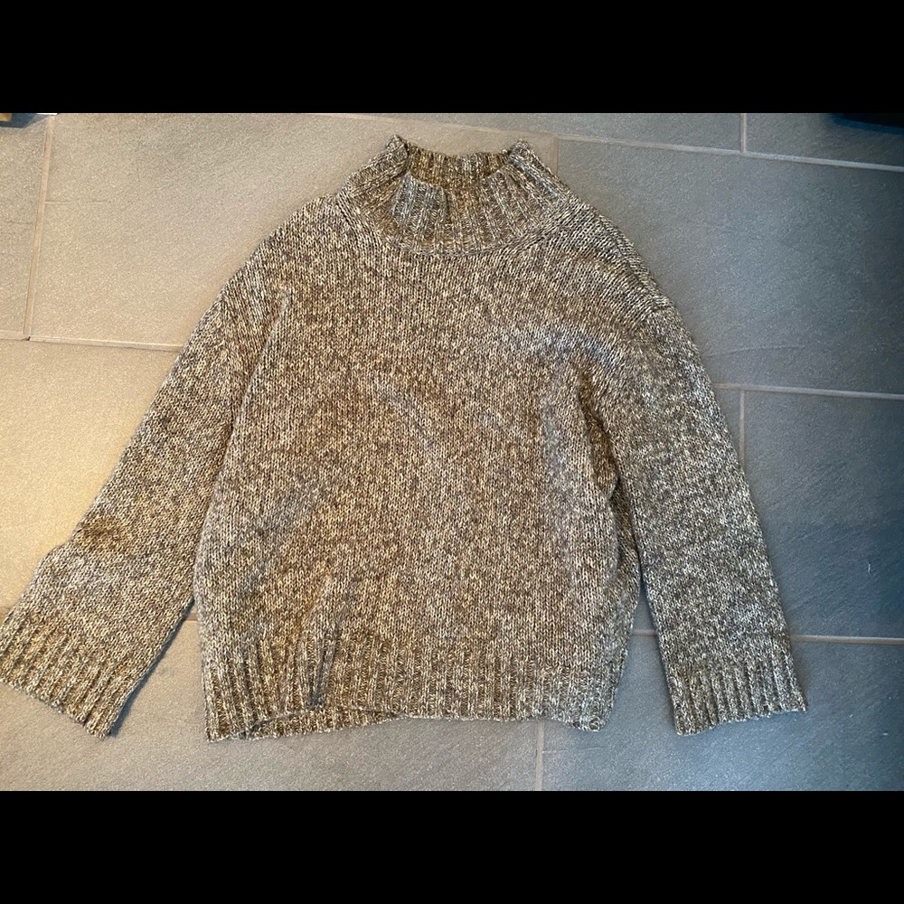 Chunky knit turtle neck sweater